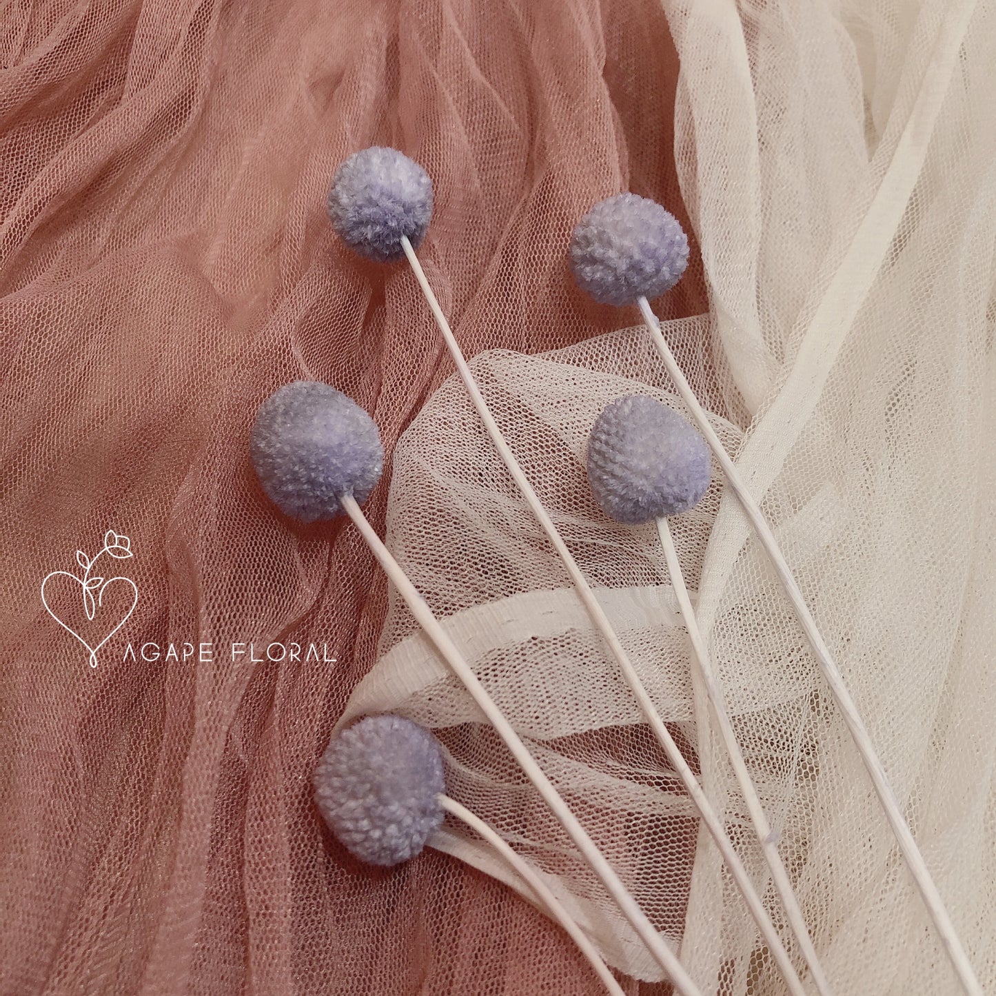 Lilac Billy Buttons
