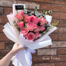 Load image into Gallery viewer, Classic Pink Rose Bouquet