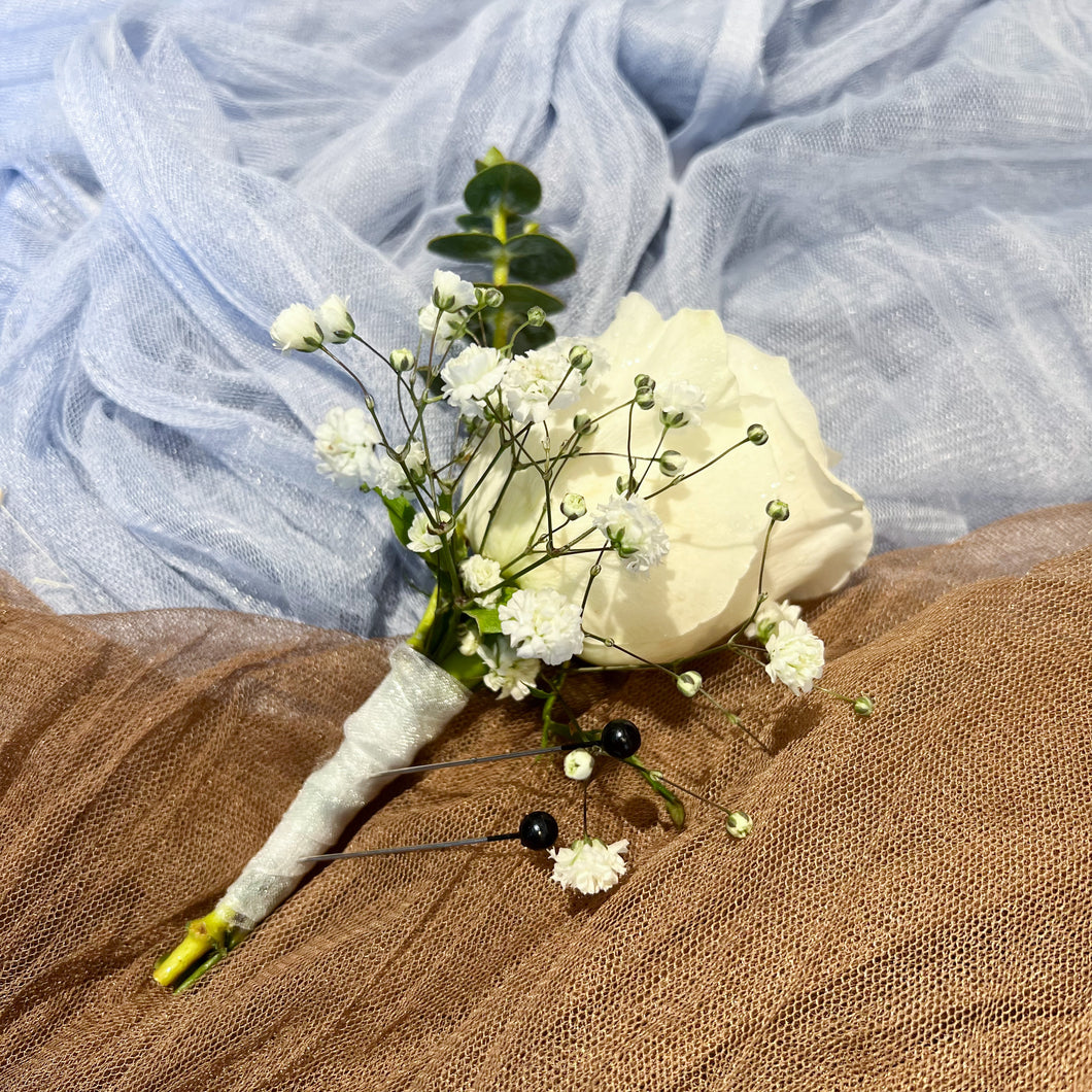 Single Rose Boutonniere
