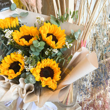 Load image into Gallery viewer, Sunflower Bouquet