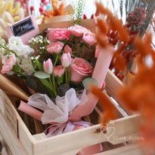 Load image into Gallery viewer, Light Tone Mom Bouquet