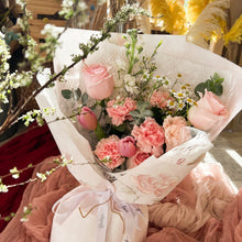Load image into Gallery viewer, Light Tone Floral Mom Bouquet