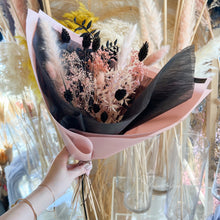 Load image into Gallery viewer, Blackpink Dried Bouquet