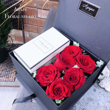 Load image into Gallery viewer, Signature Gift Box (Gift not Included)