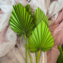 Load image into Gallery viewer, Small Green Palm Spear